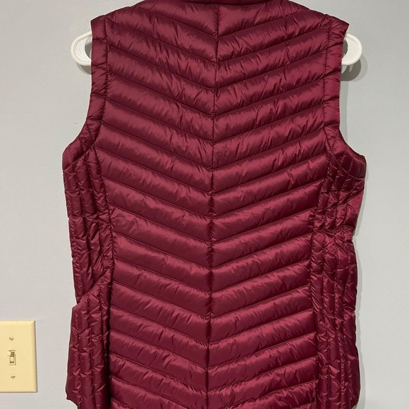 Gallery Maroon Vest - Picture 2 of 2